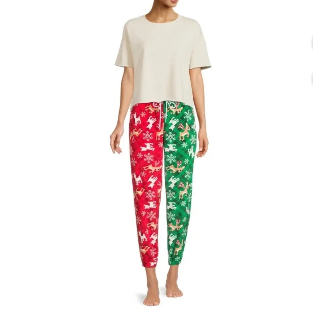 Rudolph the Red-Nosed Reindeer Women's Velour Jogger Pajamas, Allover Print M‎